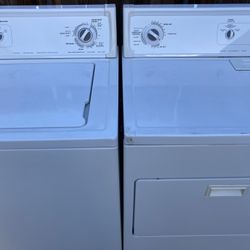 KENMORE SET IN EXCELLENT CONDITION 