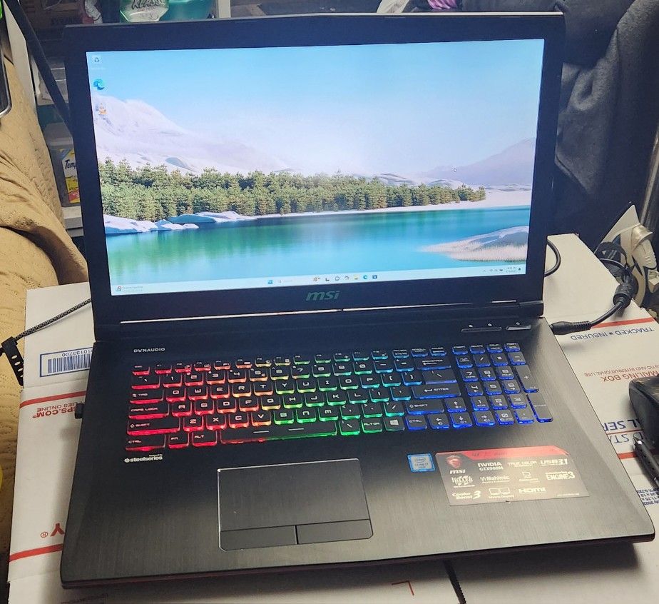 Used MSI GAMING LAPTOP GT72 Gtx980 Pro g 6qe dominator Black Cd ROM HDMI Charger