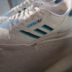 adidas shoe white classic with blue 