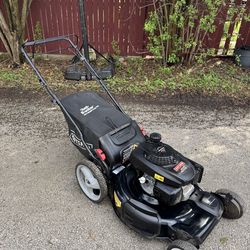 Craftsman with Honda engine lawn mower GCV 160 self-propelled FWD 22”