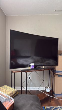 Samsung 55" Curved 4K UHD Smart TV (UN55KU6600) - Works Great Like New