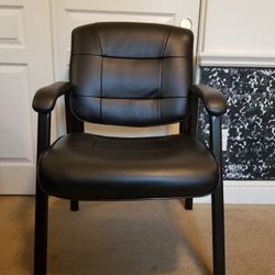 Nice & Comfy Armchair 