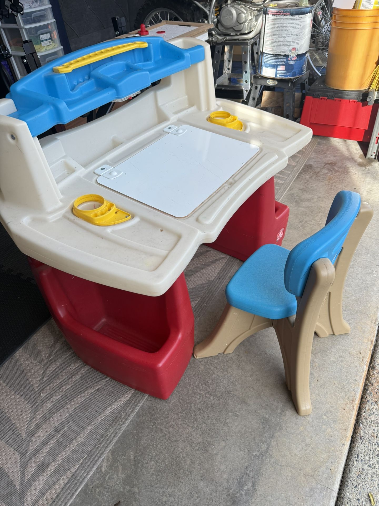 Step 2 Activity Desk and Chair