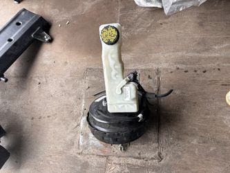 2012-18 ford focus power brake booster.