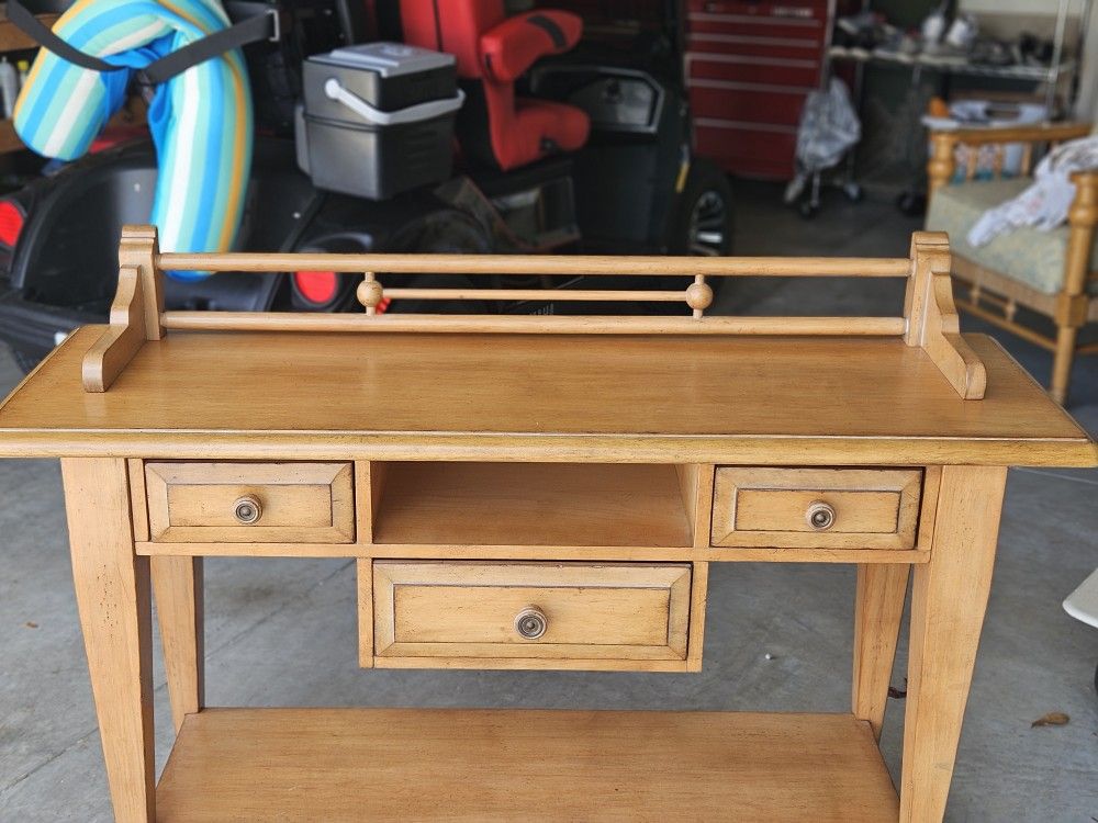 Colsole TableBob Timberlake