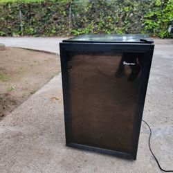 Magic Chef 52 Bottle Wine Cooler Or Drinks-Black