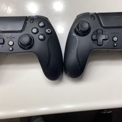 2 PS4 Controllers 