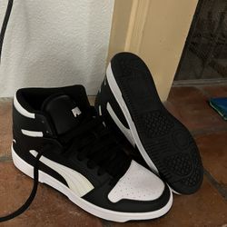 Puma Sneakers