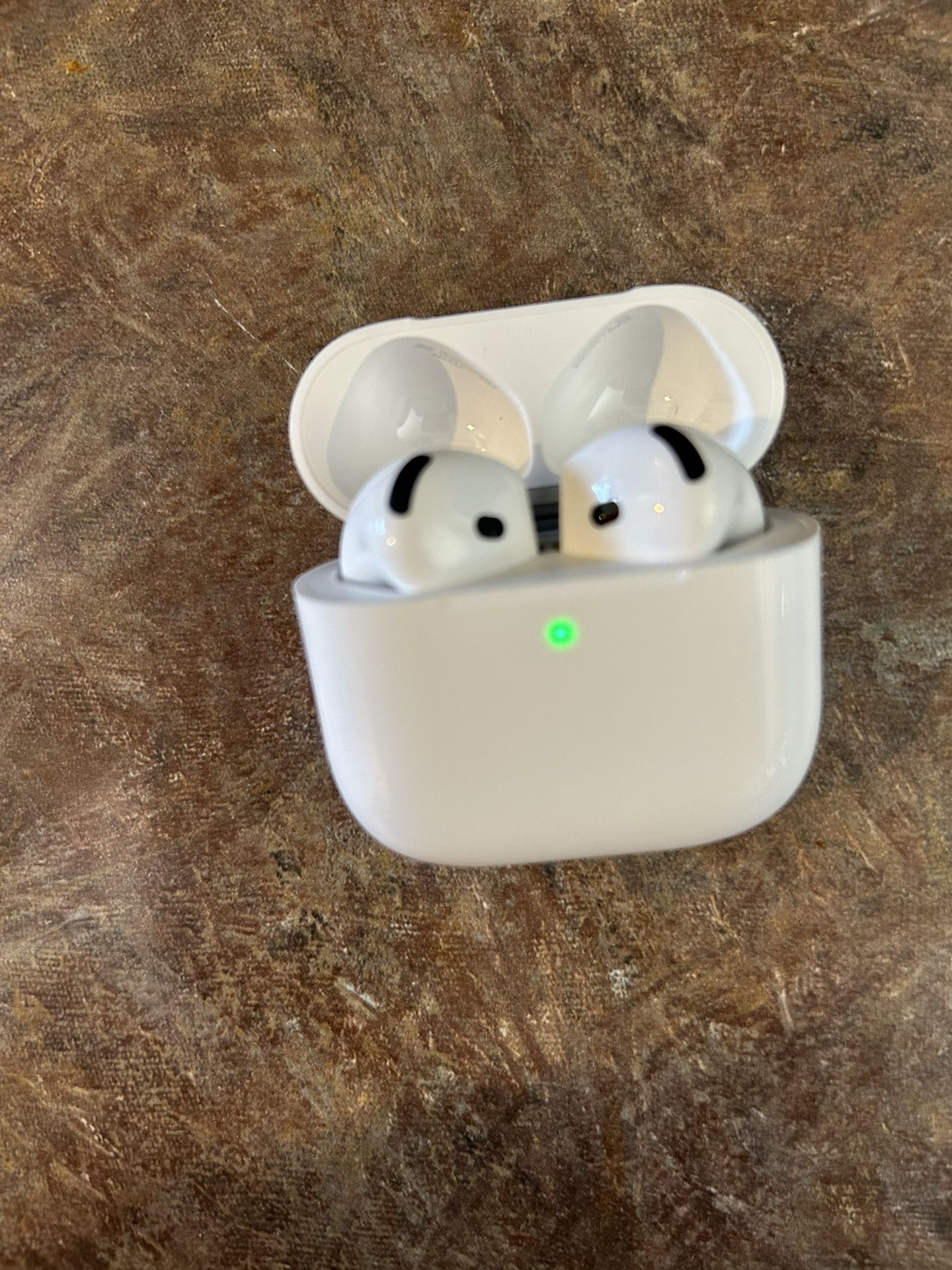 White Wireless Headphones (With Noise Cancellation) 