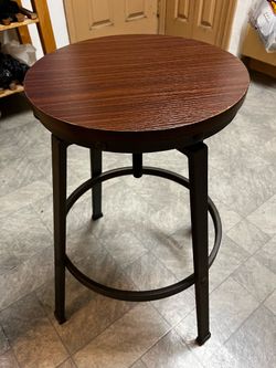 Metal/Wooden Stool (adjustable)