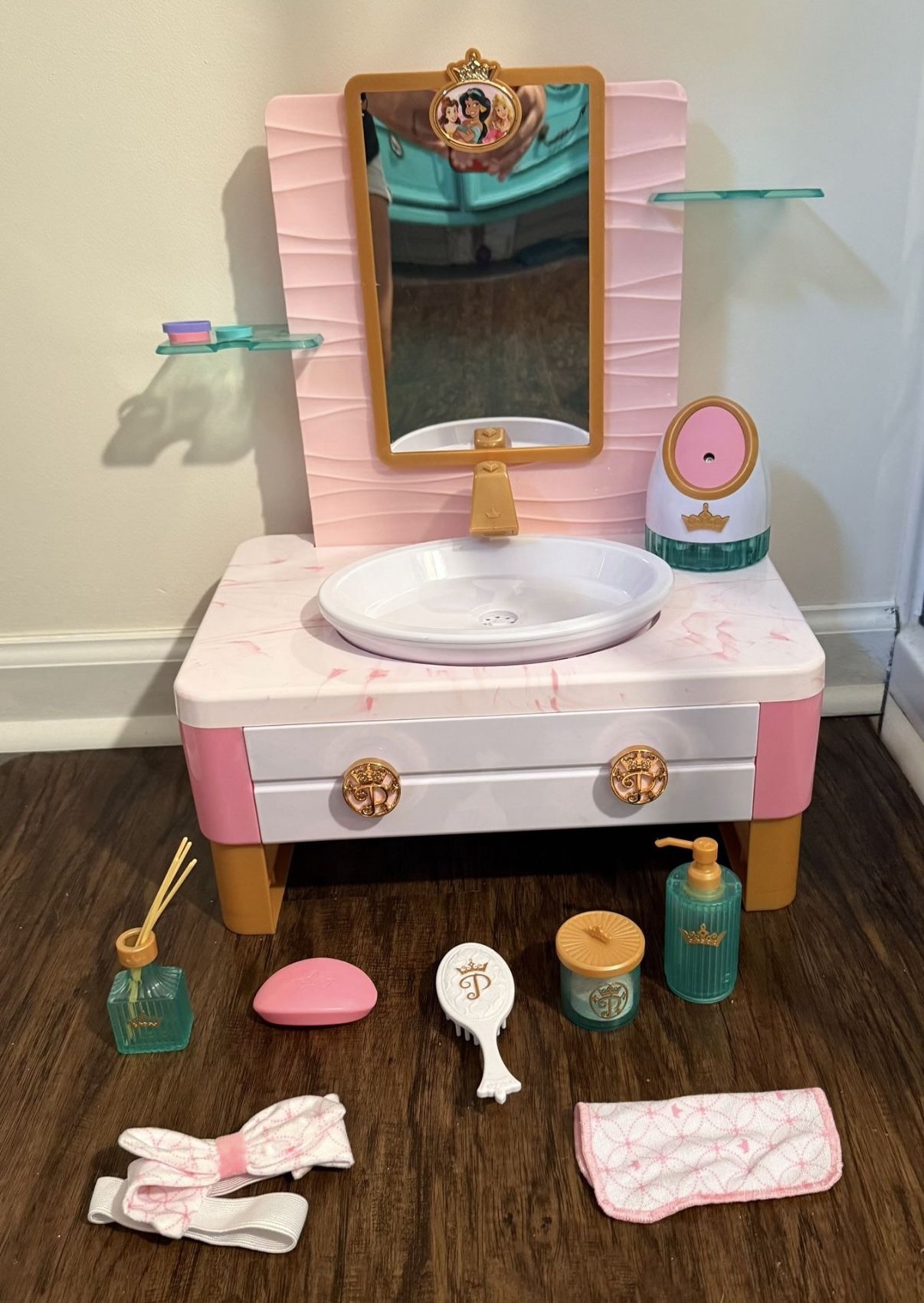 Disney Princess Vanity With Working Sink 
