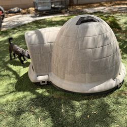 Petmate Large Outdoor Dog House