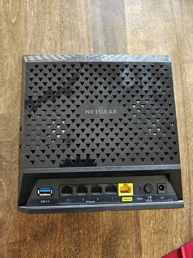 Netgear R6300 Smart Wi-Fi Router (2013)