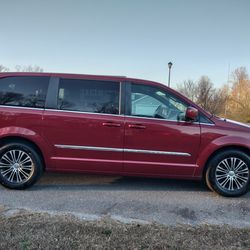 2014 Chrysler Town & Country