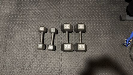 Free weight set, 10 lb and 30 lb