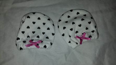 Brand new washed new born baby mitts