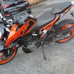 2021 KTM Duke 200