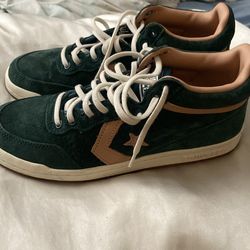 Converse Original Leather Unisex Sneakers – Dark Green (Women’s 7, Men’s 5.5)