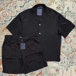Men’s Dress Suit  Size L/XL