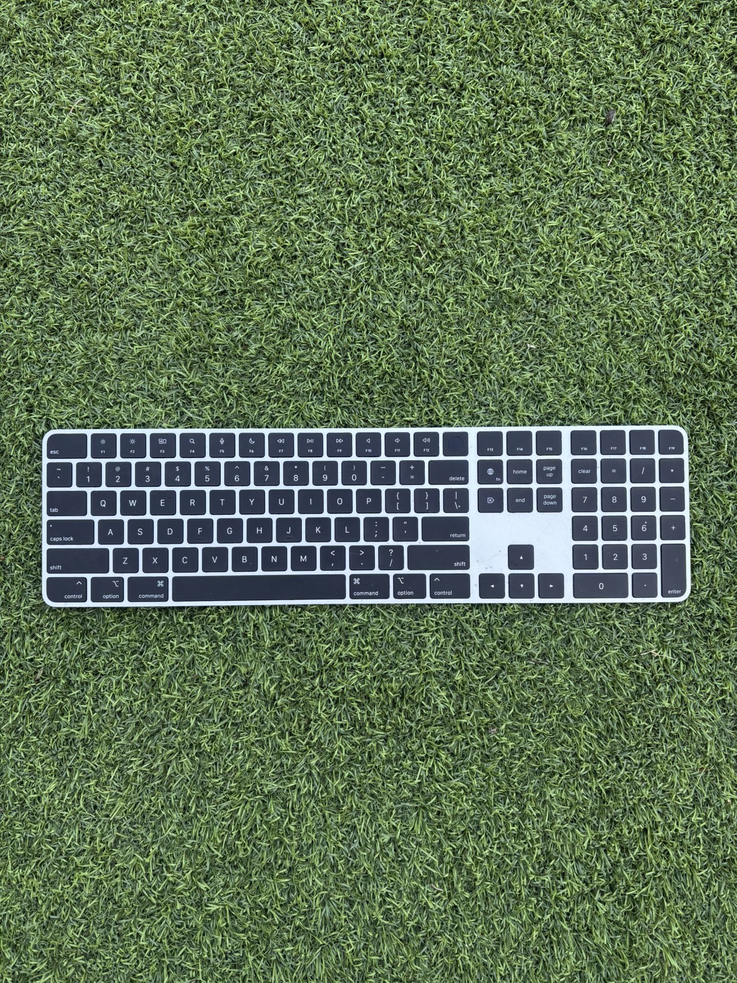 Apple Keyboard
