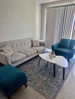 Rooms To Go Living Room Set – 5 Pieces – $600  MOVING SALE — PRICED TO SELL!