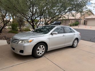 2011 Camry SE – 140k miles – New Tires – Hitch – Tint – CarFax