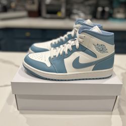Air Jordan 1 Mid UNC