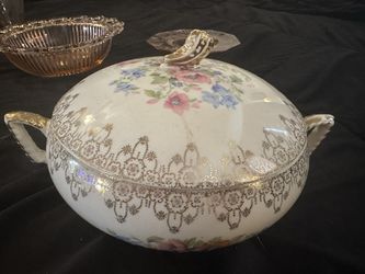 1930s Royal China Company Vegetable Tureen.  22k Gold Filigree.  