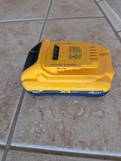DeWalt 20V MAX XR 4Ah Lithium-Ion Battery brand new (open box).