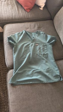 Figs scrubs