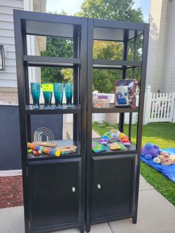 2 shelves
