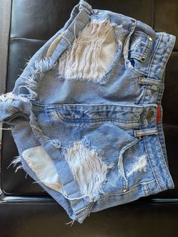 JEAN SHORTS SIZE MÉDIUM 