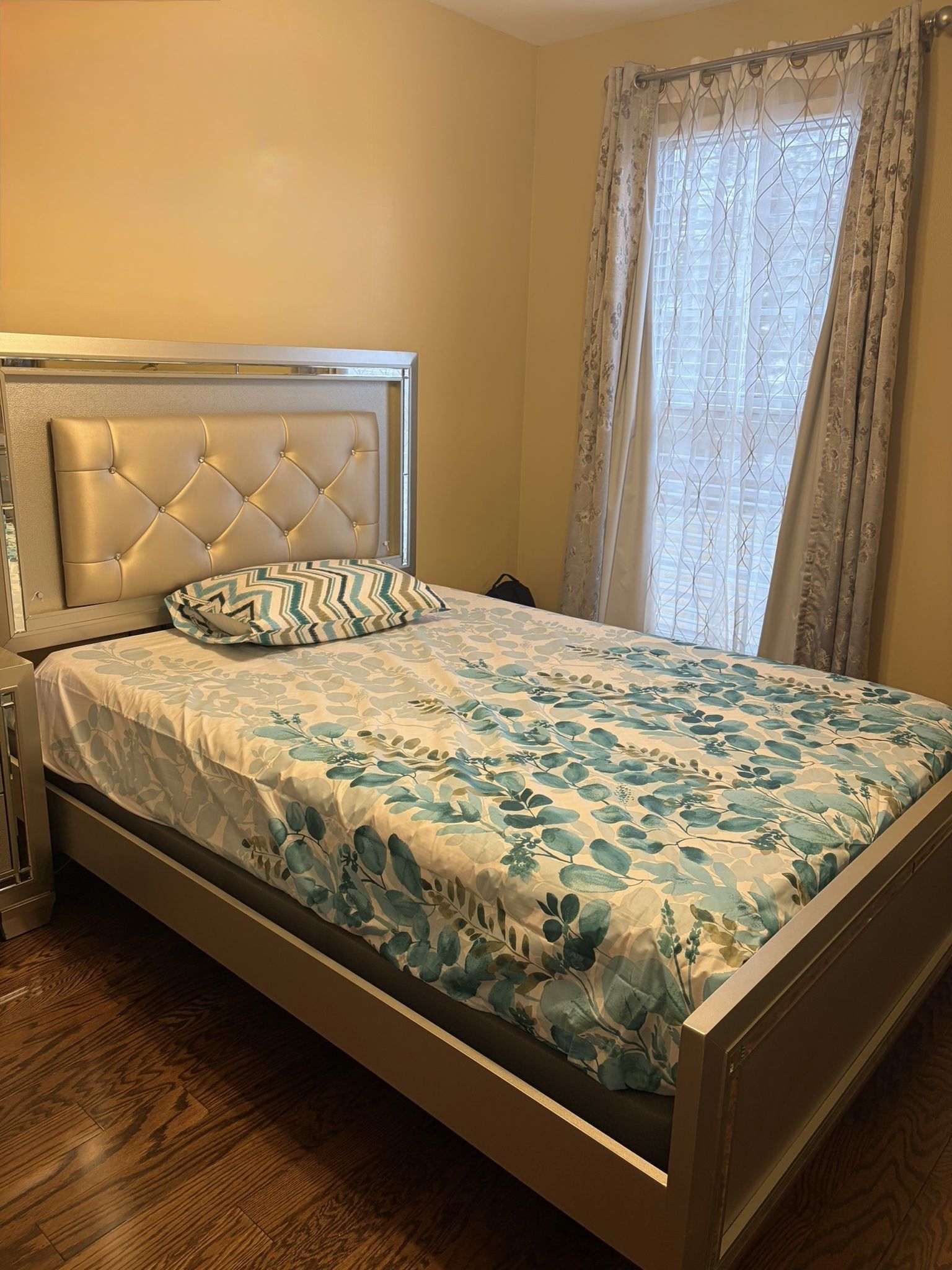 Full Size Bedroom Set