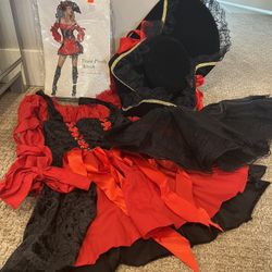 Adult Sexy Vixen Pirate Wench Halloween Costume , Tulle Skirt and Hat - Size S/P