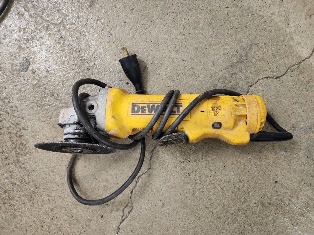 DEWALT GRINDER
