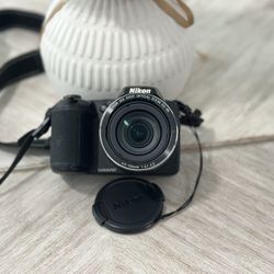 Nikon Coolpix L810 Digital Camera | 26x Zoom | Like New