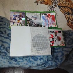 Xbox One With Four Games