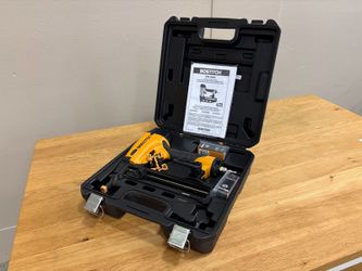 BOSTITCH 16 Gauge Pneumatic Finish Nailer with Carry Case Model #FN1664