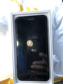 iPhone 7 Plus 32 gb- Unlocked- brand new screen