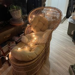 Wicker Chaise Lounge Peacock Chair Cane 