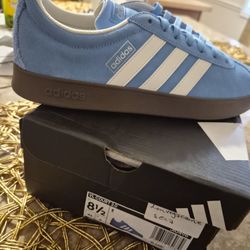 Adidas 8 1/2 men brand new