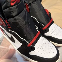 Jordan 1 High black toe reimagined Size 9 1/2