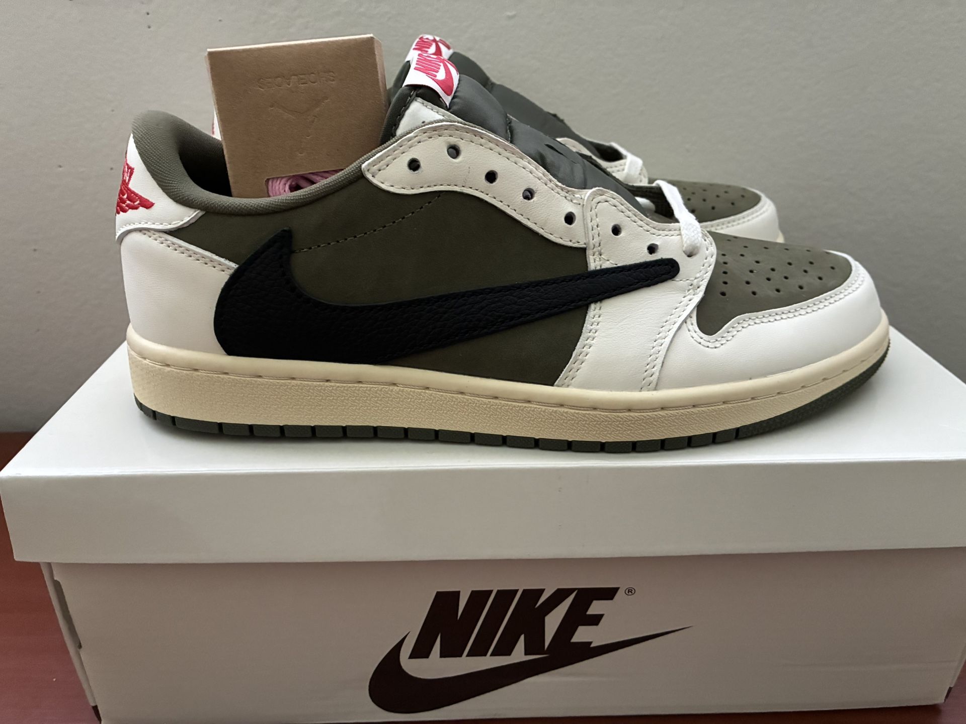 Jordan 1 Low Travis Scott Reverse Olive Men’s Size 9.5