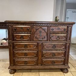 Dresser