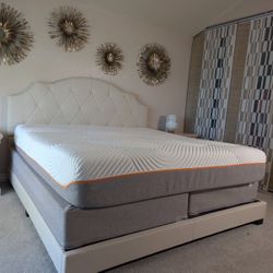 King Size Tempur-Pedic Bed Mattress & 2 Twin Box Springs