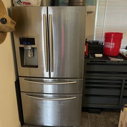 Samsung Fridge In Good Working Condition 