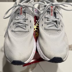 Nike Revolution Men’s Gymshoes 9.5   Only Worn Twice 