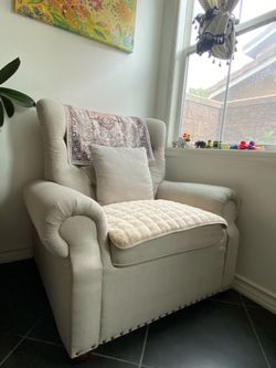Free！Fully functional sofa with stains