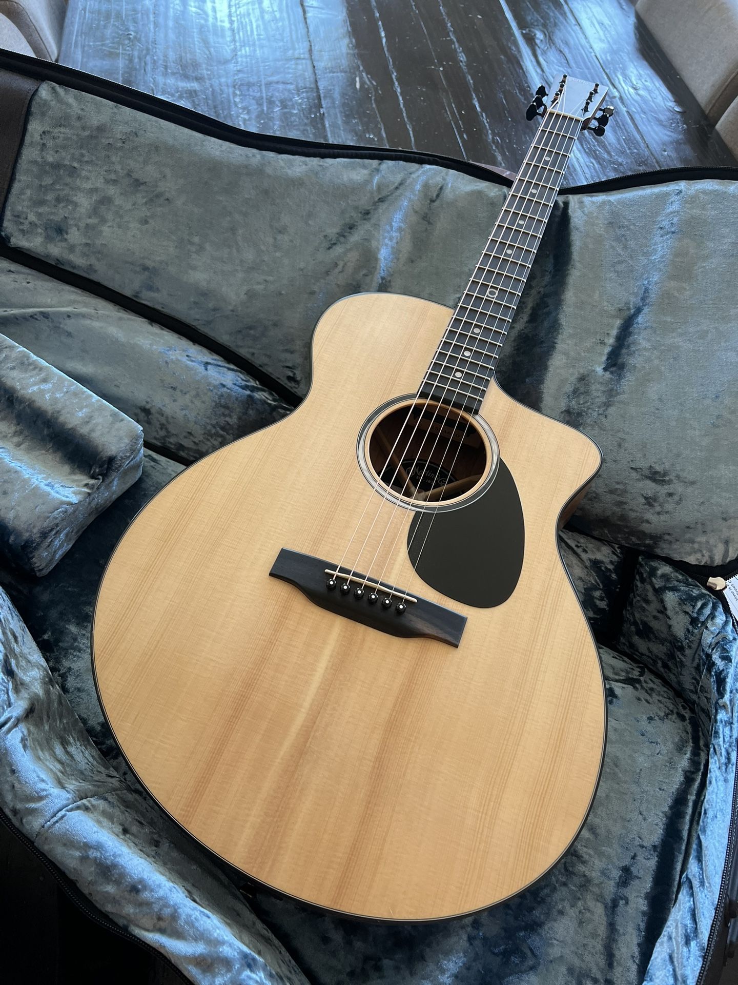 Martin Electric Acoustic Guitar SC-10E