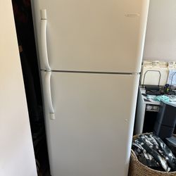 Frigidaire Refrigerator 